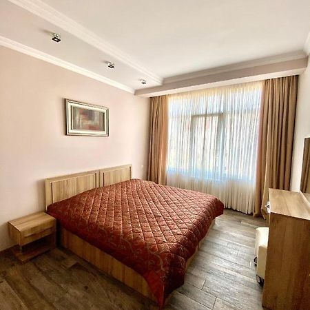Villa Old Батуми Екстериор снимка
