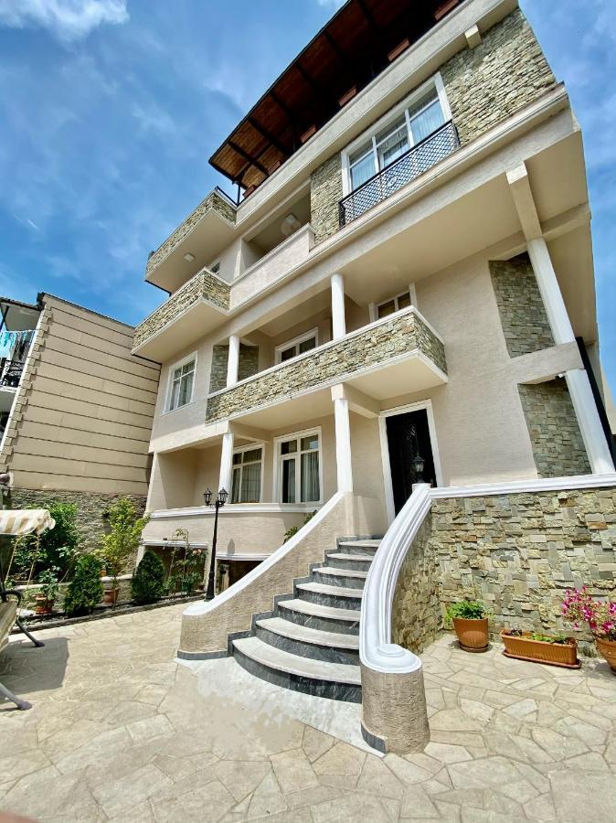 Villa Old Батуми Екстериор снимка